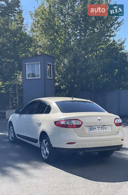 Седан Renault Fluence 2013 в 