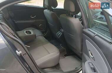 Седан Renault Fluence 2011 в 