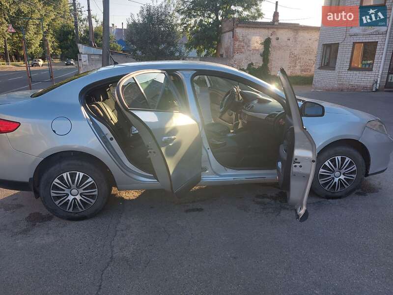 Седан Renault Fluence 2010 в Чернигове