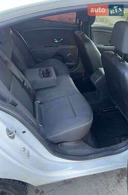 Седан Renault Fluence 2012 в 