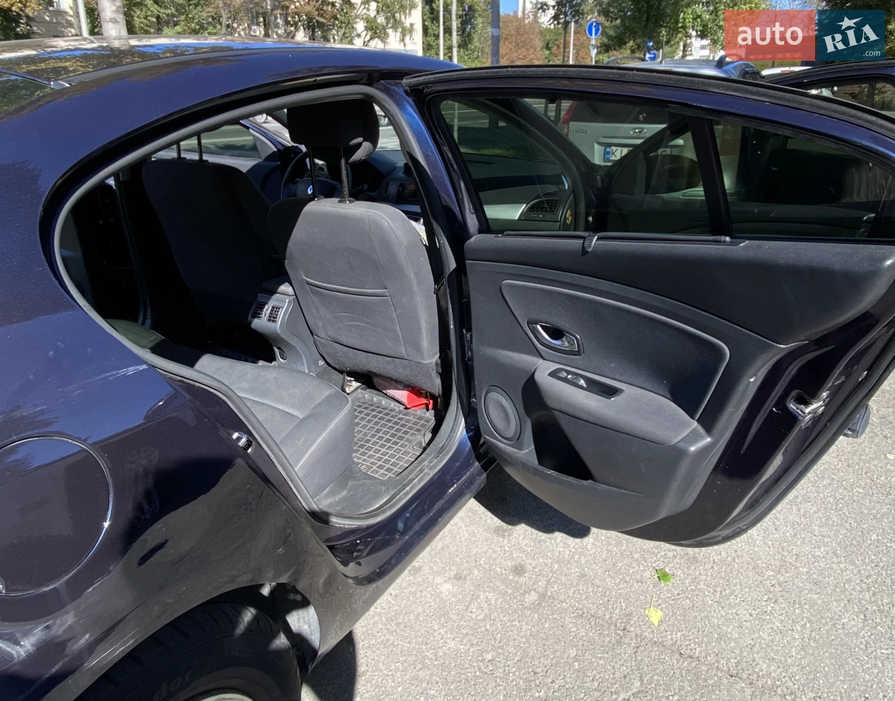 2011 Renault Fluence - мініатюра 11