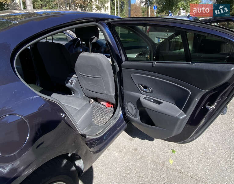 Седан Renault Fluence 2011 в Киеве фото 11 Седан Renault Fluence 2011 в Киеве