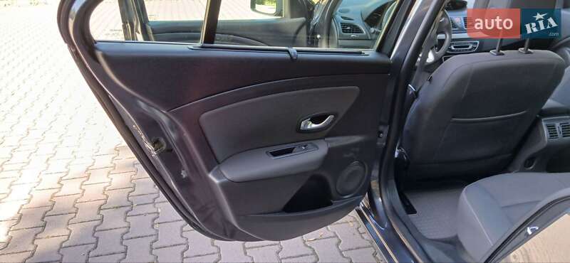 Седан Renault Fluence 2011 в Миргороде