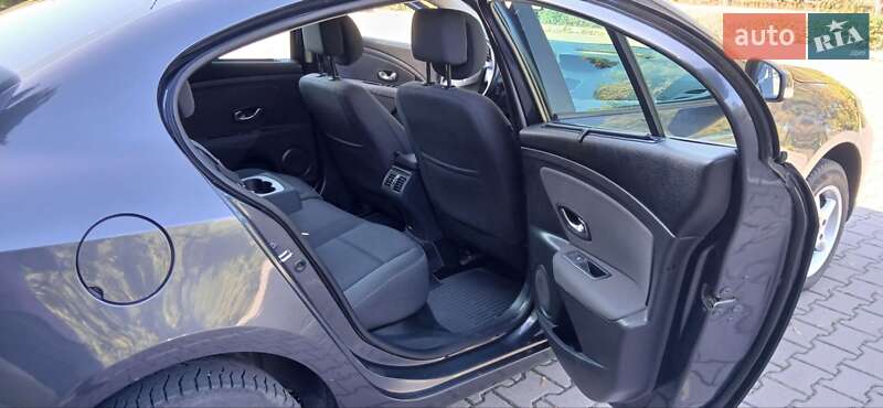 Седан Renault Fluence 2011 в Миргороде