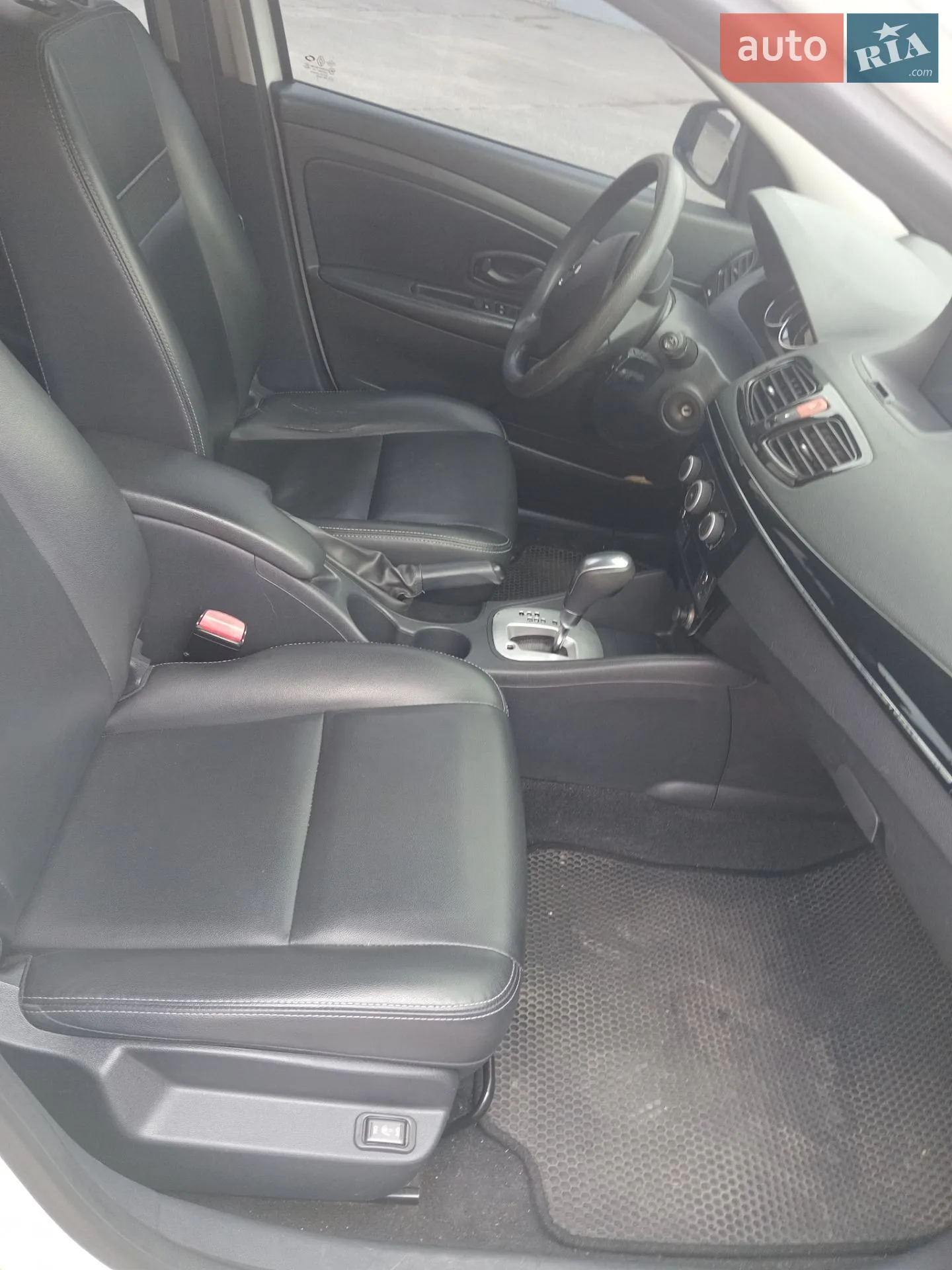 2015 Renault Fluence - мініатюра 12