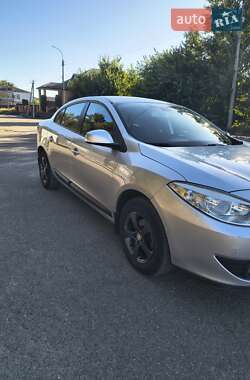 Седан Renault Fluence 2012 в 