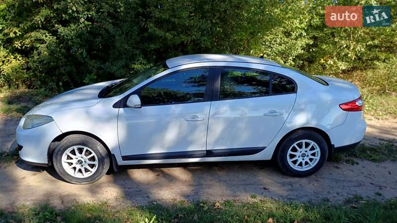 Седан Renault Fluence 2012 в Мурованых Куриловцах