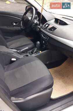 Седан Renault Fluence 2011 в 