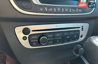 Седан Renault Fluence 2015 в 