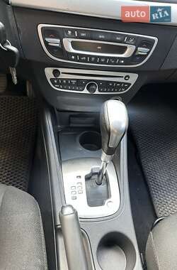 Седан Renault Fluence 2012 в 
