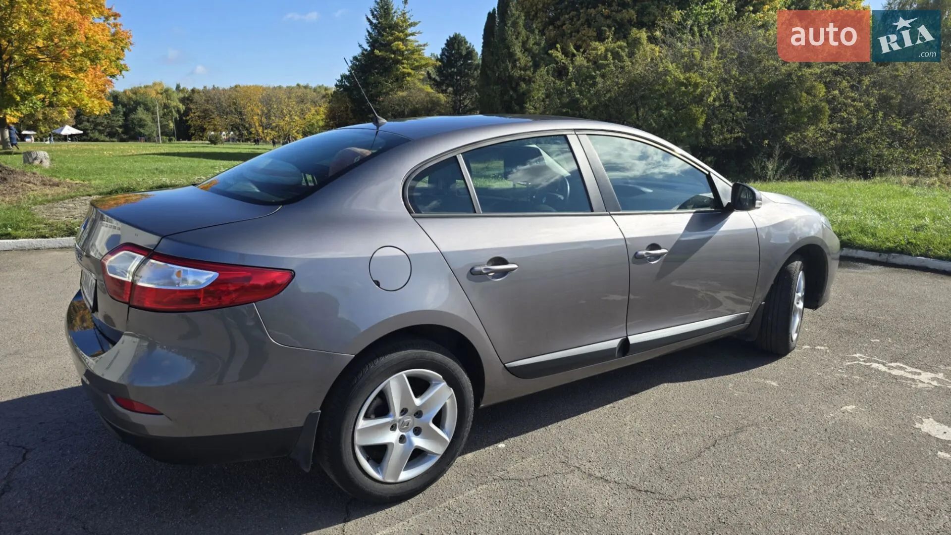 2016 Renault Fluence - мініатюра 10