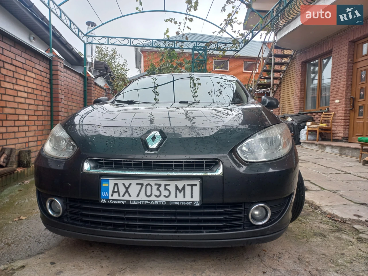 Продається надійний та економний автомобіль.
Клімат та круіз контроль, датчики світла та дощу, електро скло підйомники, дзеркала с підігрівом, парктронік.