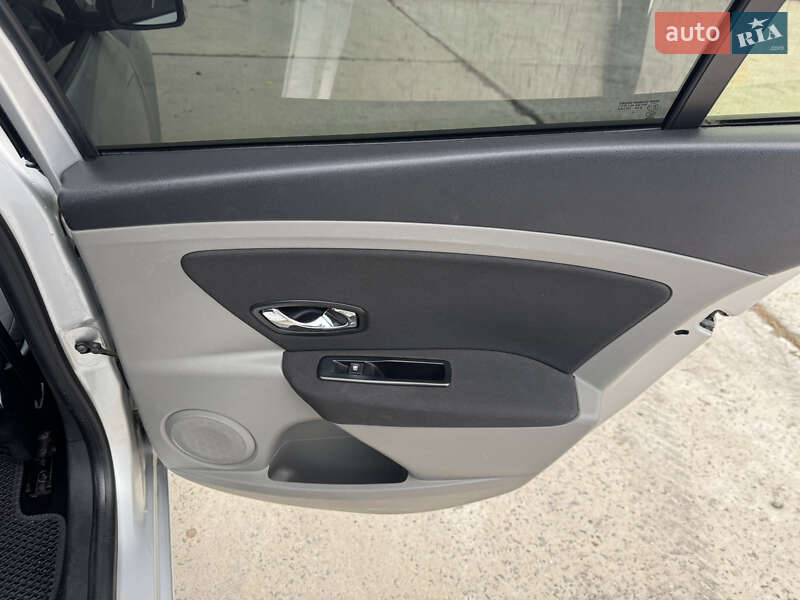 Седан Renault Fluence 2012 в Каневі фото 15 Седан Renault Fluence 2012 в Каневі