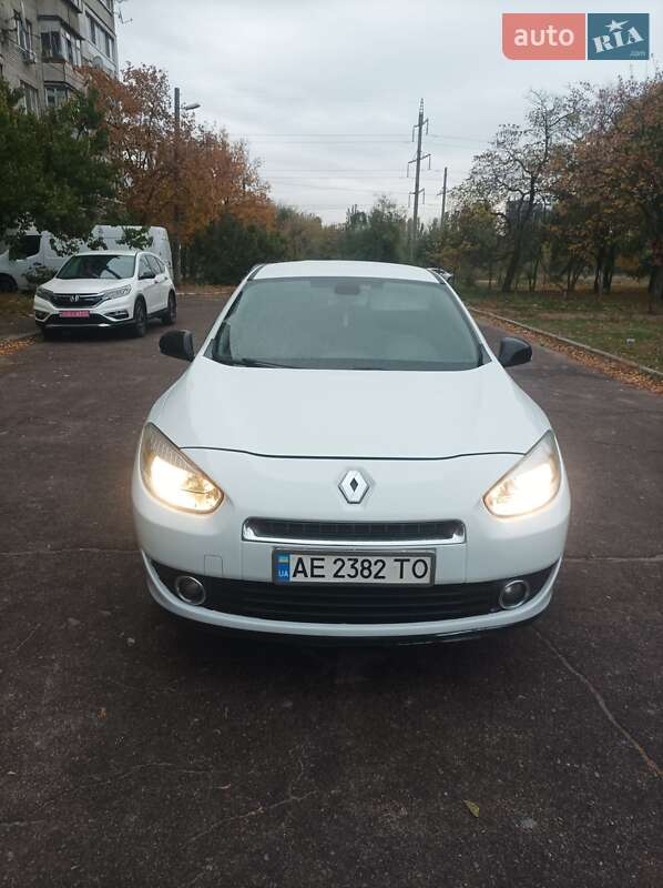 Седан Renault Fluence 2011 в 