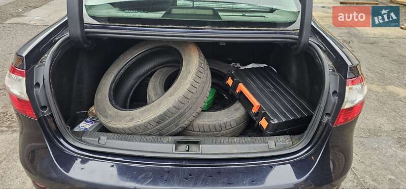 Седан Renault Fluence 2011 в Киеве