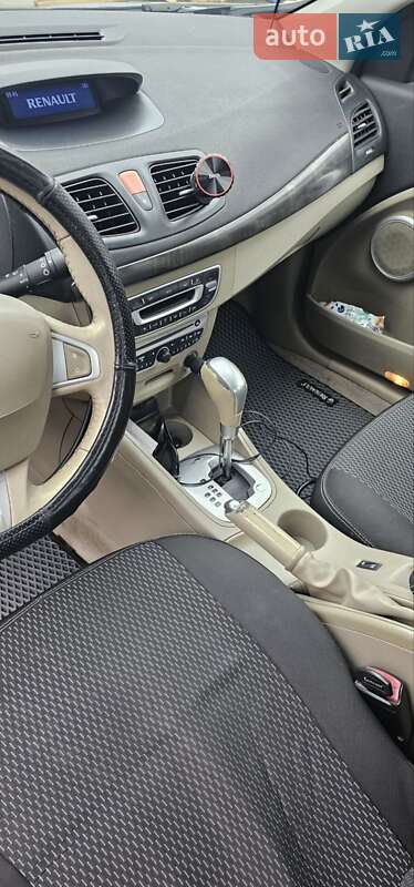 Седан Renault Fluence 2011 в Киеве