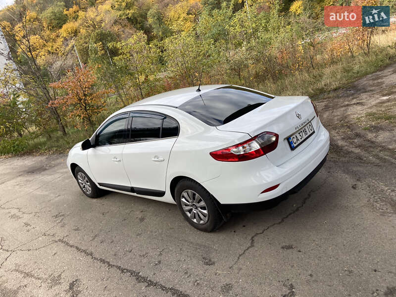 Седан Renault Fluence 2010 в Киеве