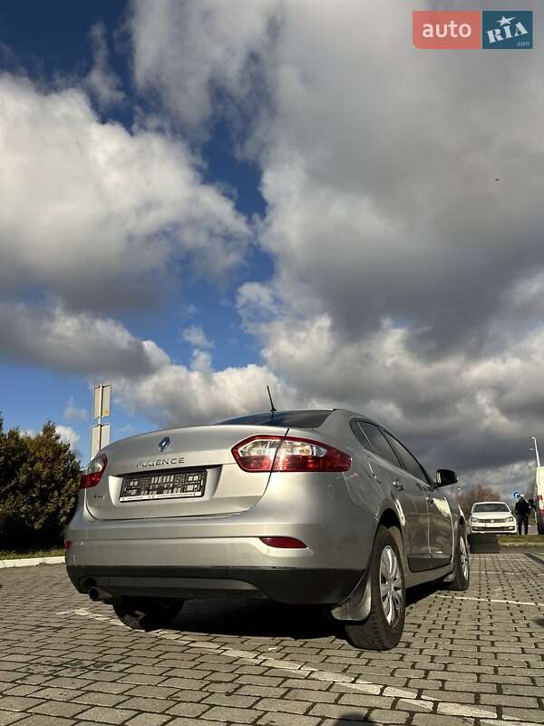 Седан Renault Fluence 2010 в Львові фото 10 Седан Renault Fluence 2010 в Львові