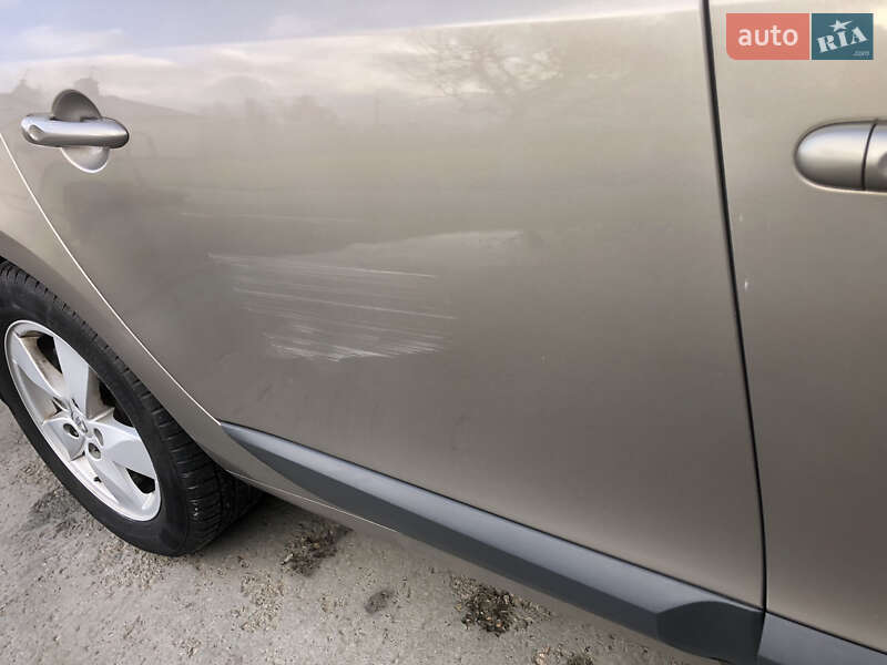 Седан Renault Fluence 2010 в Киеве фото 11 Седан Renault Fluence 2010 в Киеве