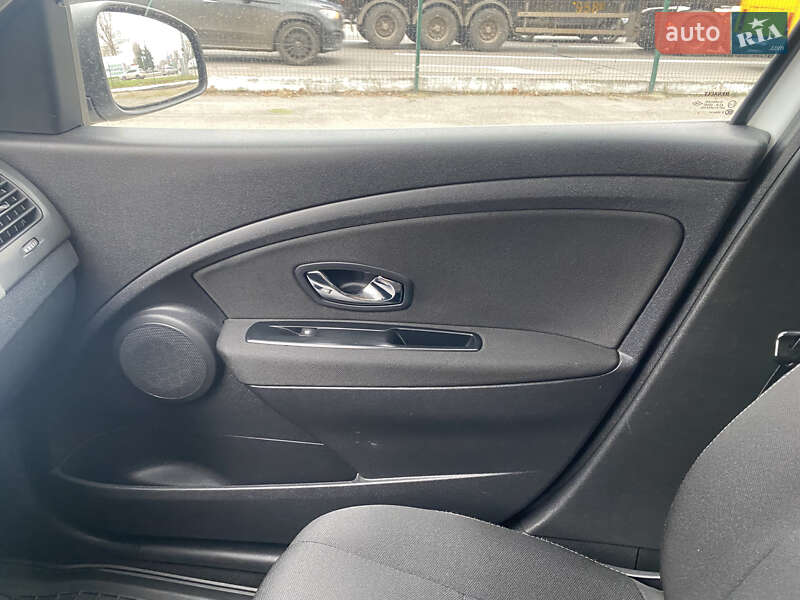 Седан Renault Fluence 2014 в Киеве