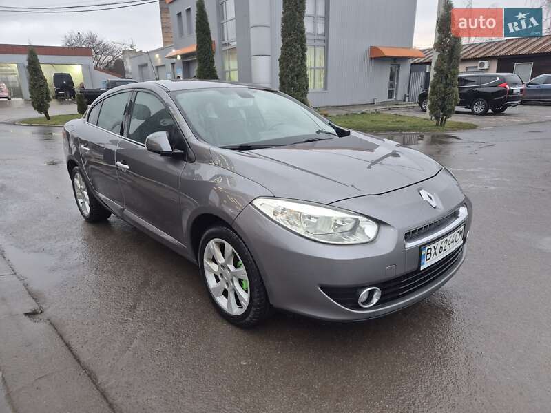 Седан Renault Fluence 2011 в Староконстантинове