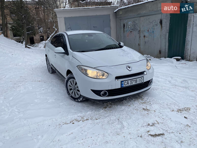 Седан Renault Fluence 2010 в Киеве