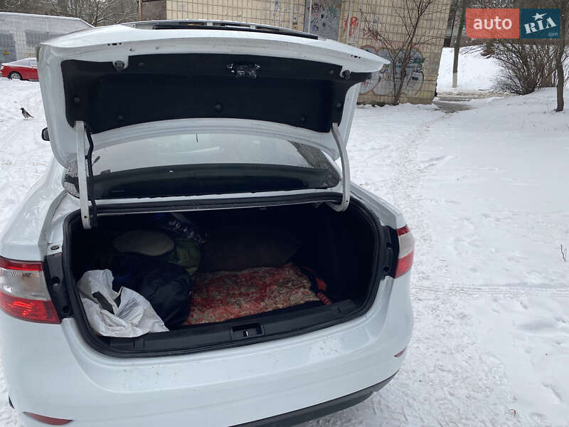 Седан Renault Fluence 2010 в Киеве