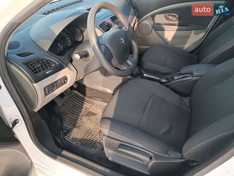 Седан Renault Fluence 2010 в Кропивницькому