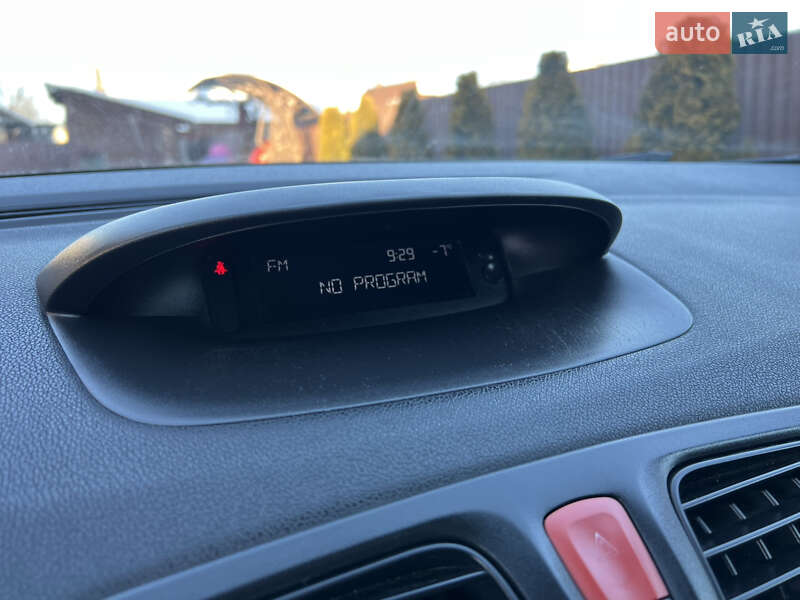 Седан Renault Fluence 2011 в Івано-Франківську