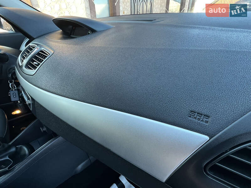 Седан Renault Fluence 2011 в Івано-Франківську