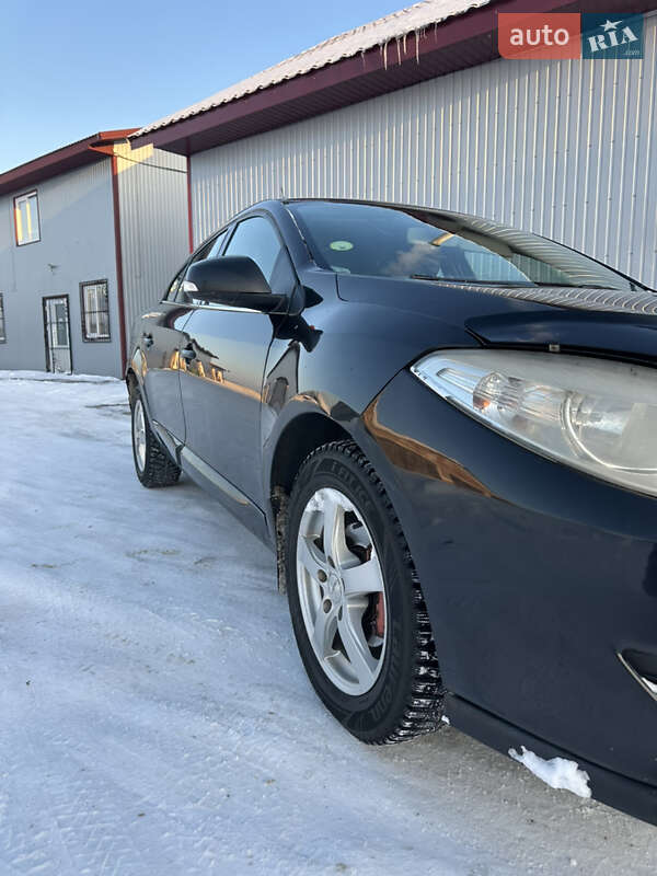 Седан Renault Fluence 2010 в Березному