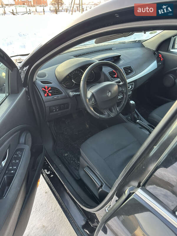 Седан Renault Fluence 2010 в Березному