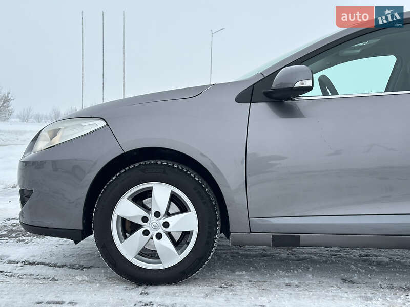 Седан Renault Fluence 2010 в Луцьку