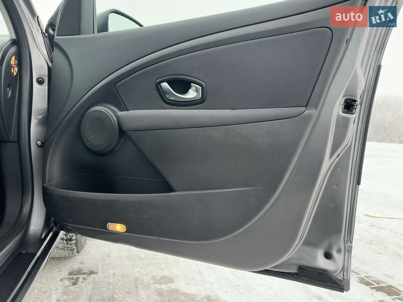 Седан Renault Fluence 2010 в Луцьку