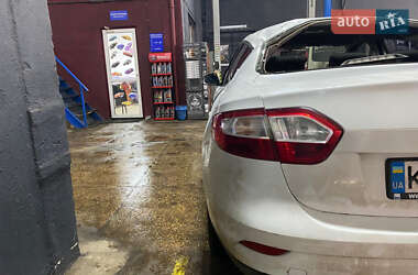 Седан Renault Fluence 2014 в Киеве