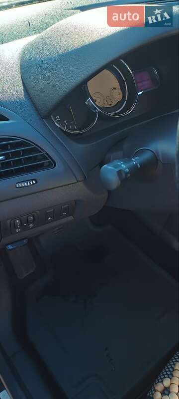 Седан Renault Fluence 2012 в Киеве