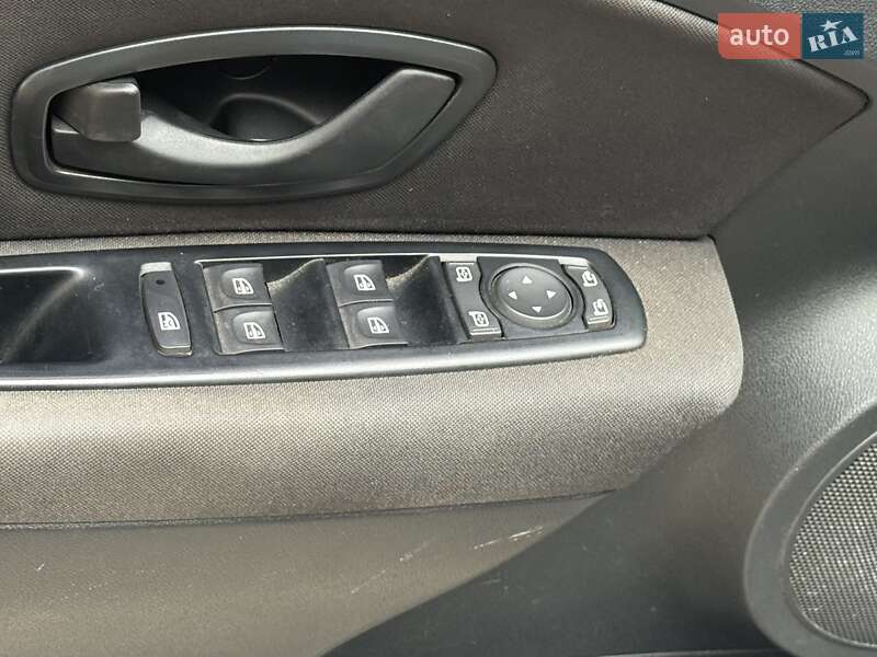 Седан Renault Fluence 2016 в Запорожье