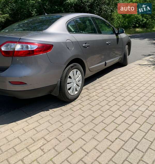 Седан Renault Fluence 2010 в Кропивницком