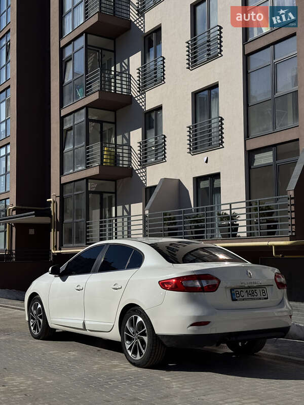Седан Renault Fluence 2015 в Яворові