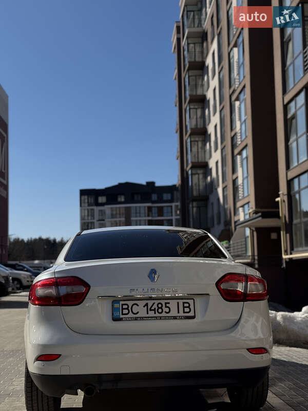 Седан Renault Fluence 2015 в Яворові