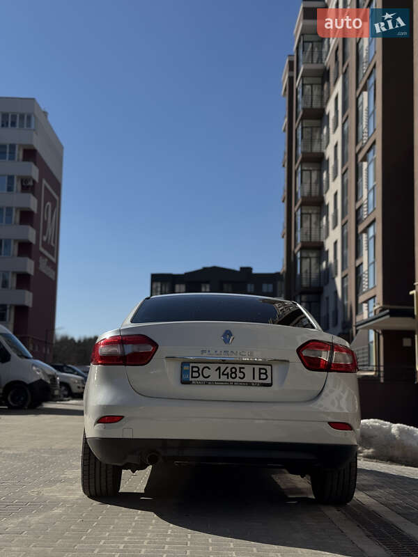 Седан Renault Fluence 2015 в Яворові