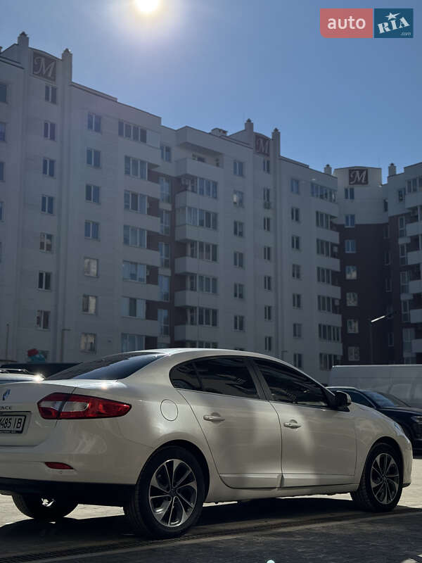 Седан Renault Fluence 2015 в Яворові