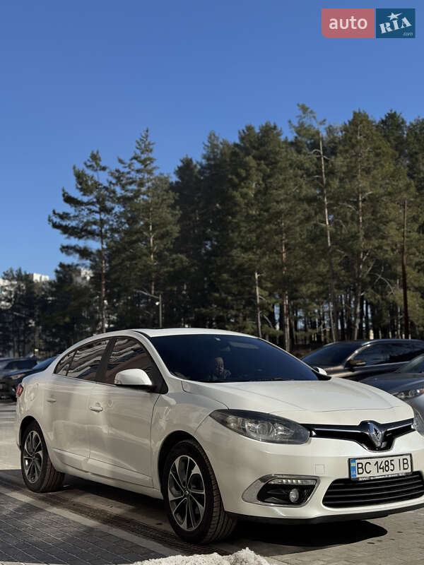Седан Renault Fluence 2015 в Яворові