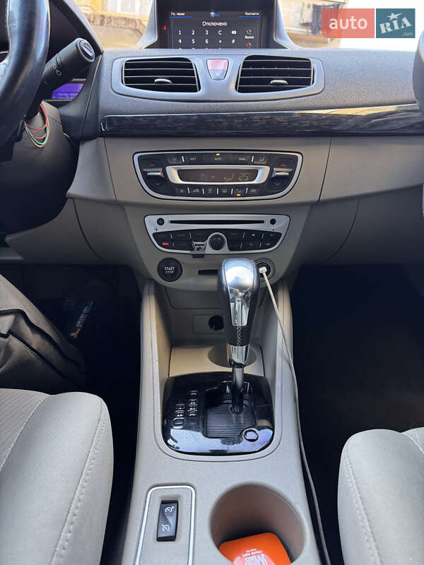 Седан Renault Fluence 2015 в Яворові