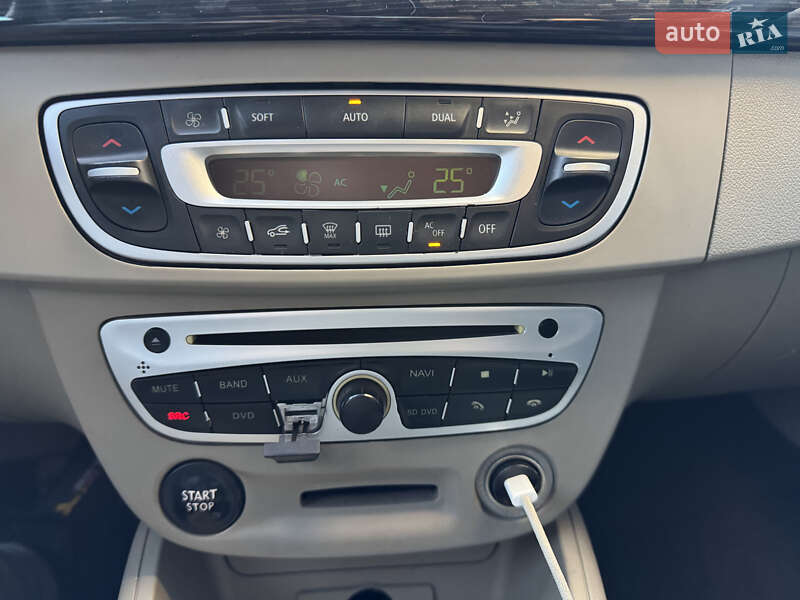 Седан Renault Fluence 2015 в Яворові