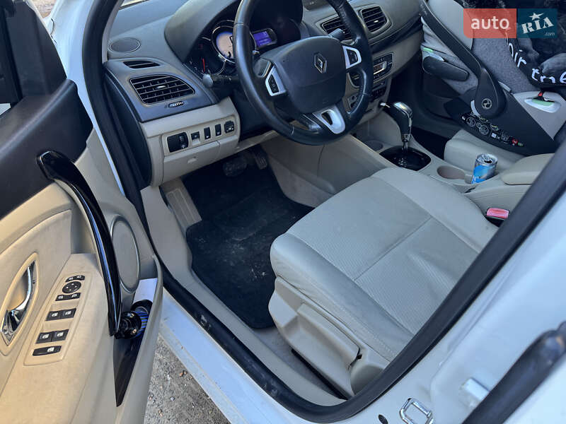 Седан Renault Fluence 2015 в Яворові