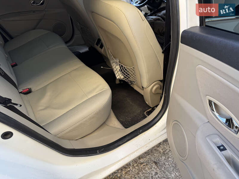 Седан Renault Fluence 2015 в Яворові
