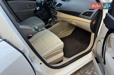 Седан Renault Fluence 2015 в Яворові
