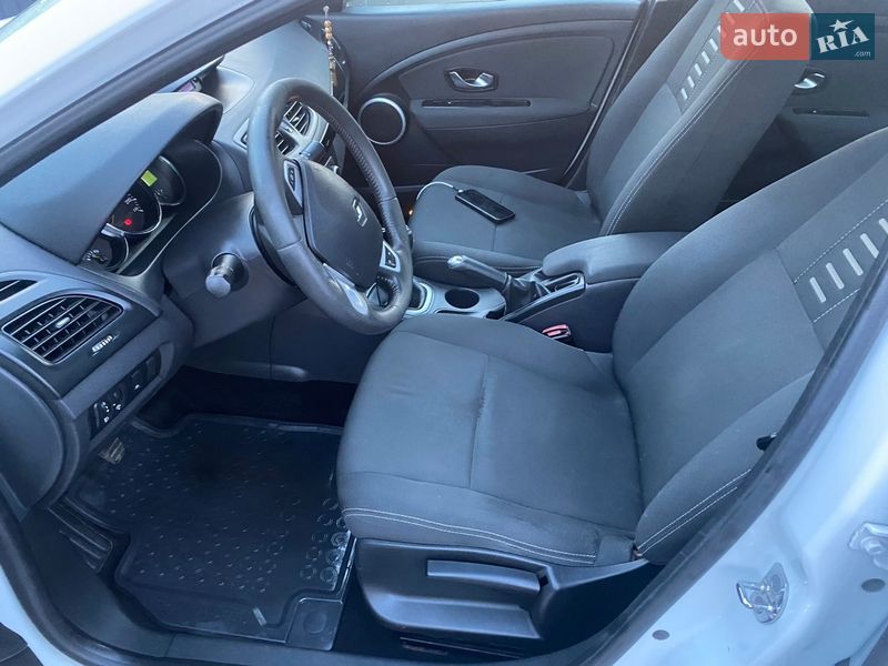 Седан Renault Fluence 2011 в Жовкве