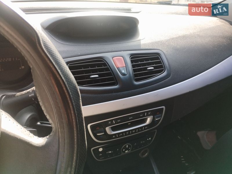 Седан Renault Fluence 2011 в Днепре